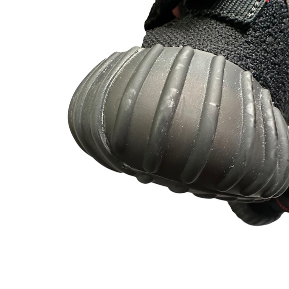 Yeezy Boost 350 V2 Black and Red Size 8 - Picture 9 of 13
